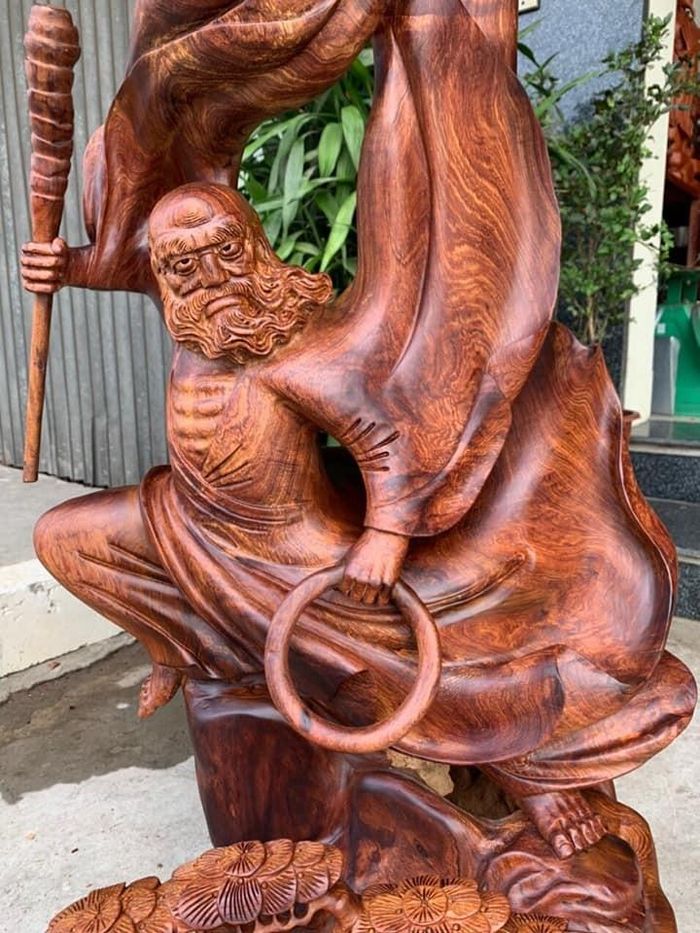 Tượng gỗ Đạt Ma bay 2