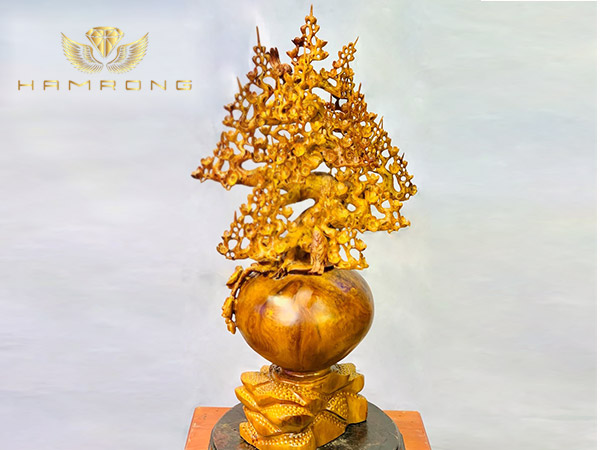 Bình Mai gỗ có ý nghĩa mang đến sự sung túc, phú quý